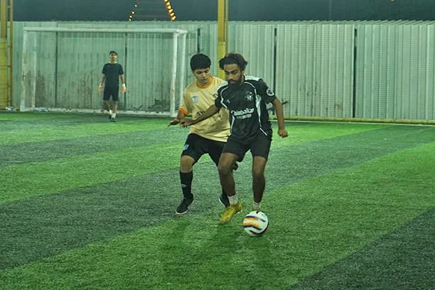 Sandy’s Brace Seals Hard-Fought Victory